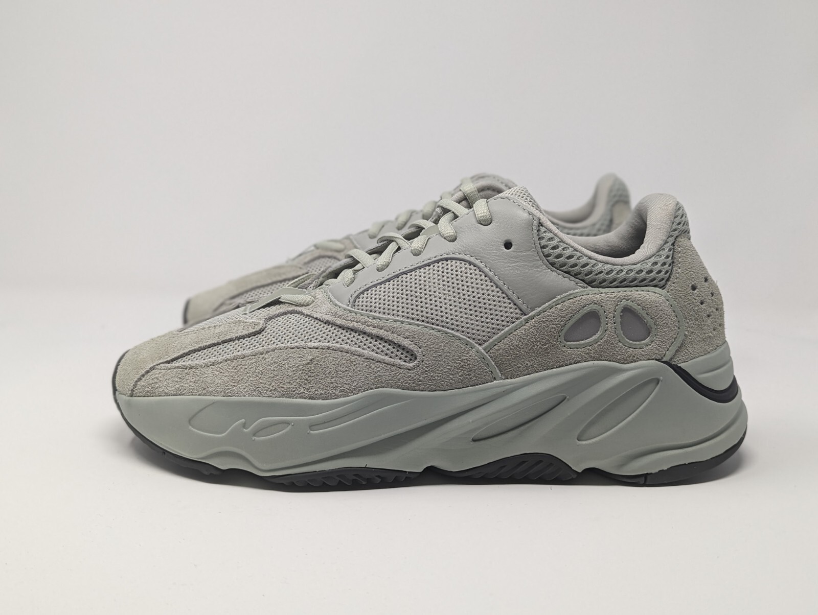Adidas Yeezy Boost 700 V1 Men's Sneakers New Salt EG7487 US Adidas Yeezy Boost 700 V1 Men's Sneakers New Salt EG7487 US
