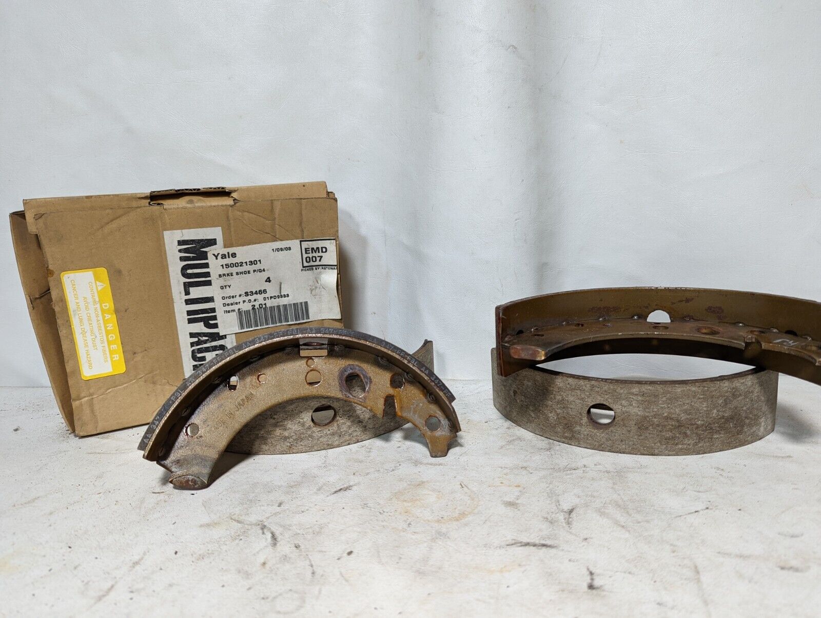 Yale 1500213-01 brake shoe assembly, 4 pieces