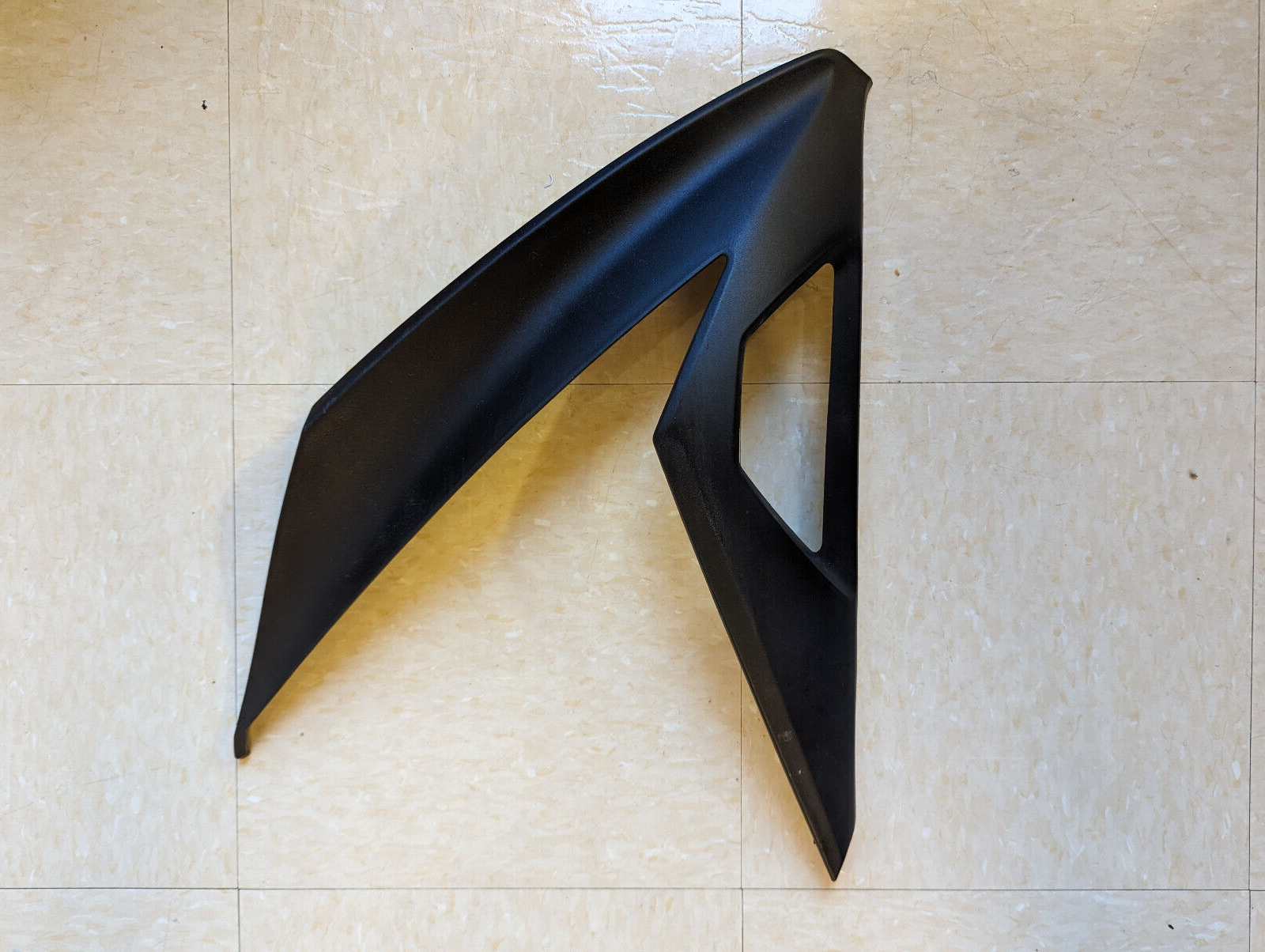 【nky19ページ】 2024 Kawasaki ZX6R Right Middle Fairing Plastic Body 55028