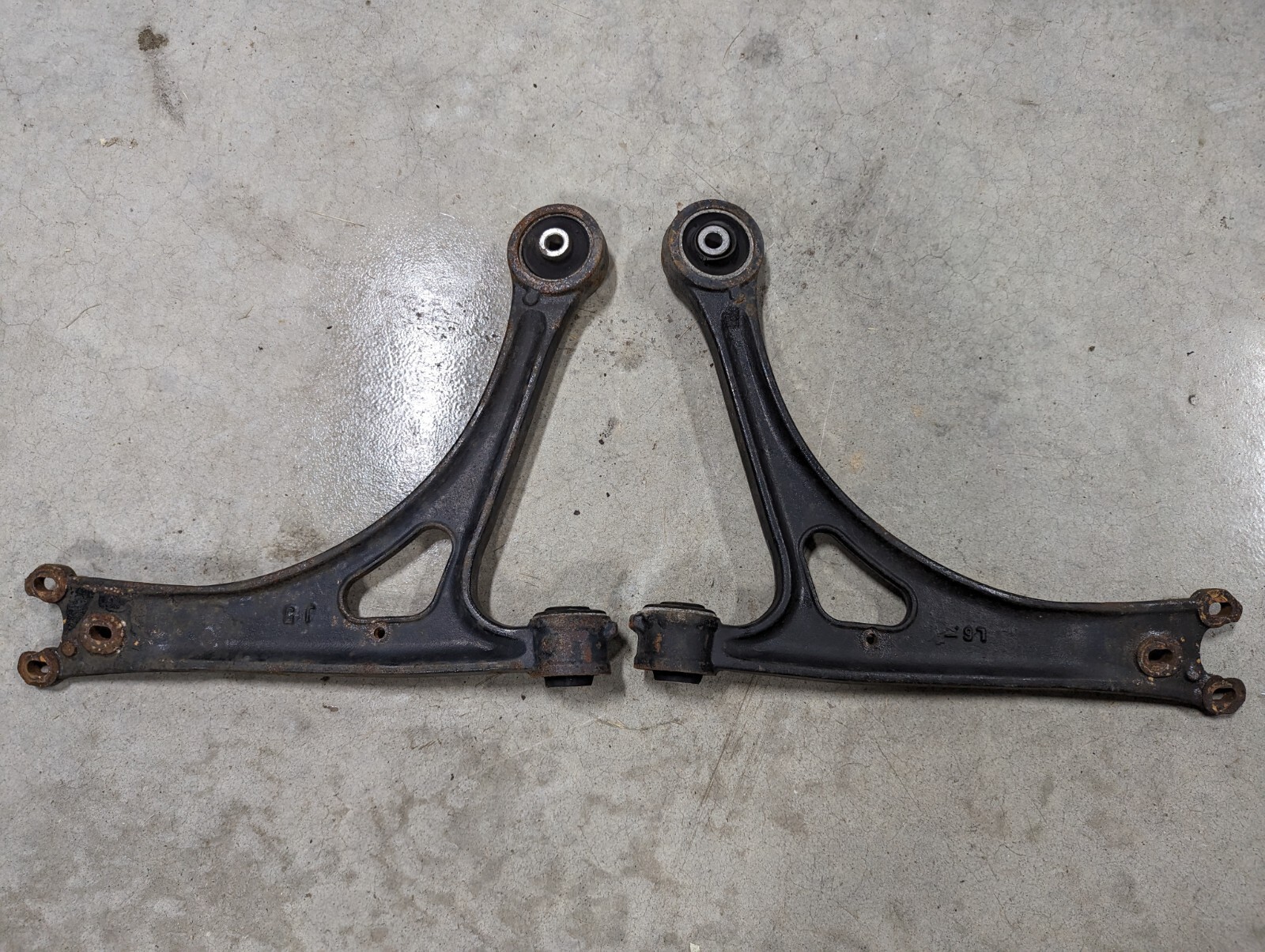 2000-2006 Audi TT mk1 Lower Front Control Arms | 8N0 407 166 165