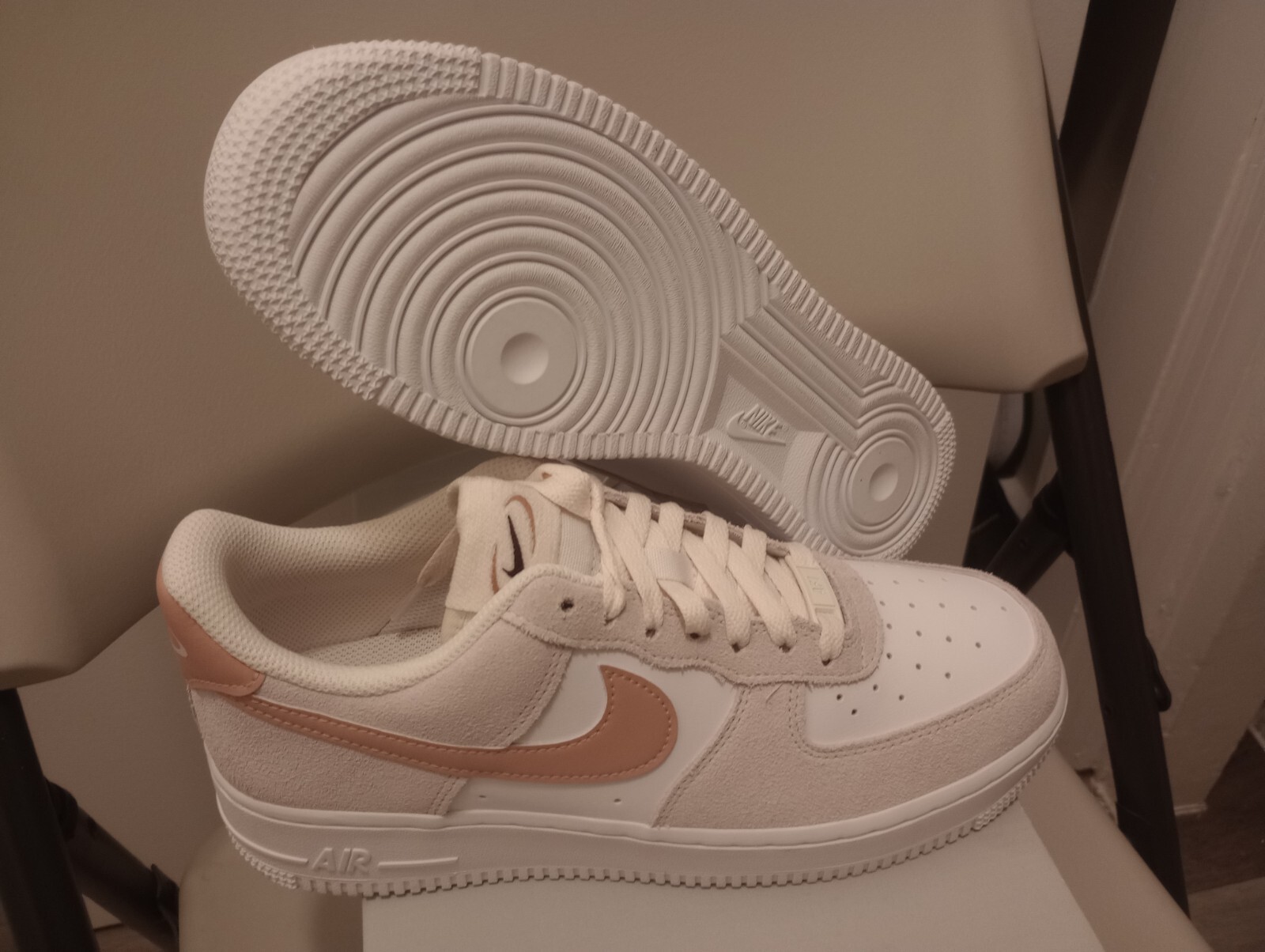WMNS Nike Air Force 1 '07 Pale Ivory/Dusted Clay-White