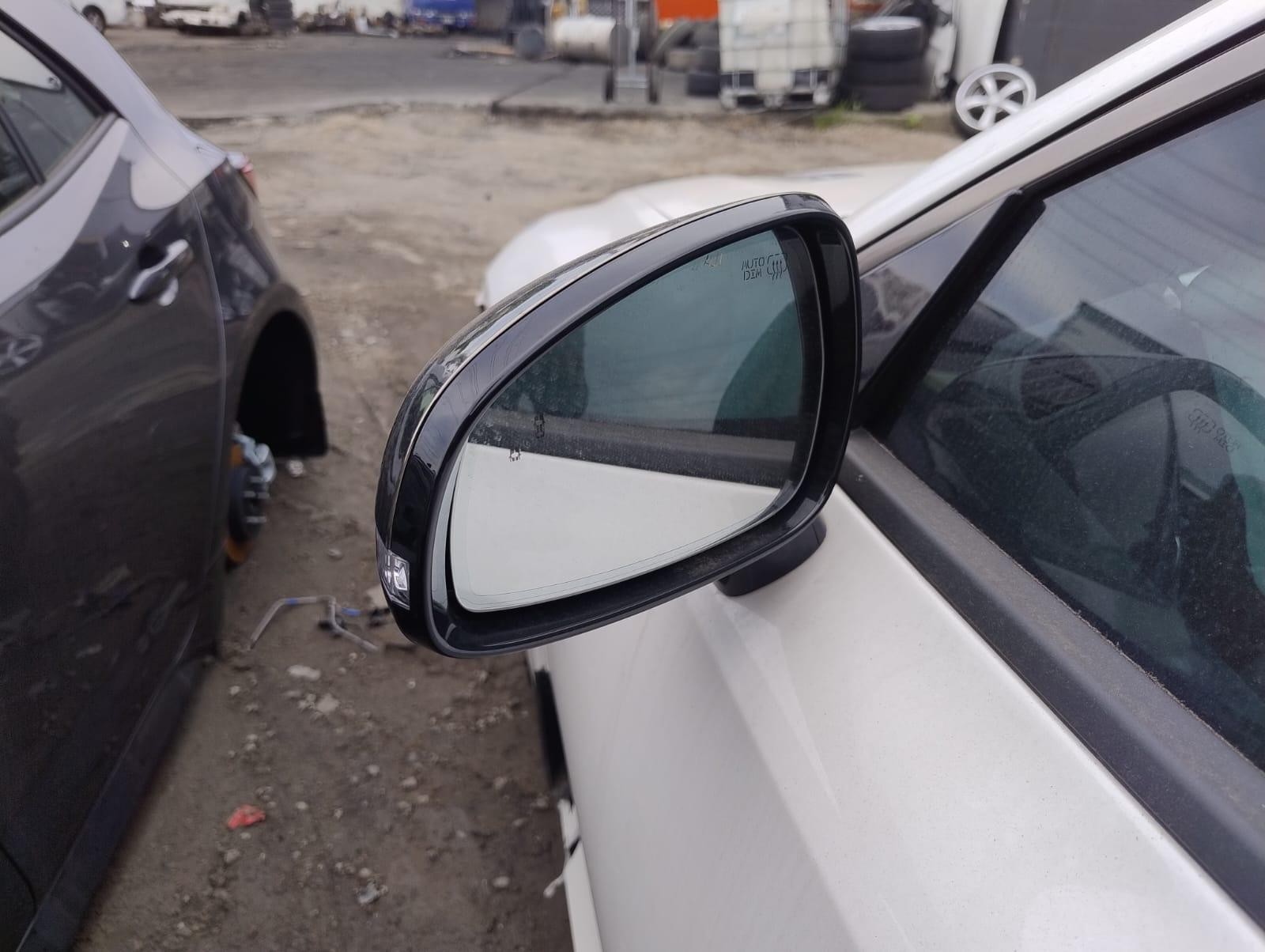 KIA STINGER CK 06/2017-04/2023 LEFT REAR DOOR TRIM 4 DOOR HATCHBACK - thumbnail 4