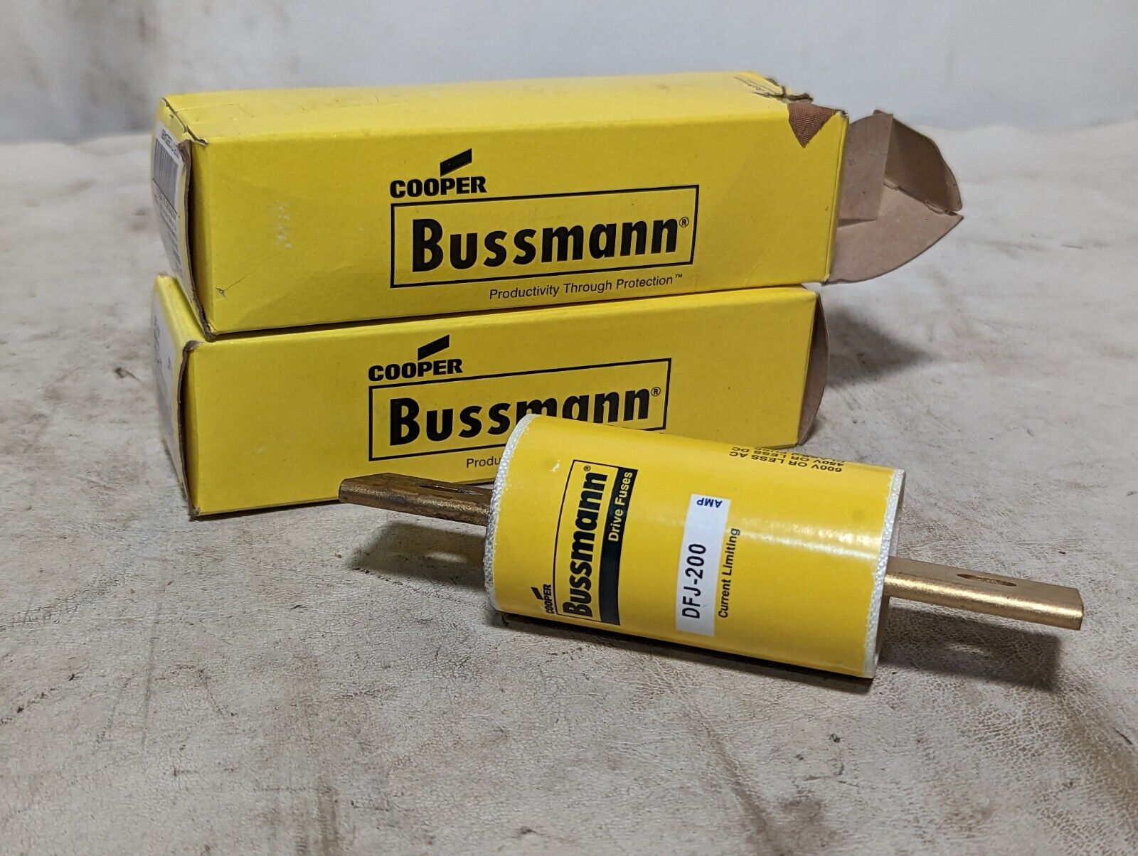 Bussmann DFJ-200 drive fuse, 200A, 600V or less AC, 450V or less DC, class J