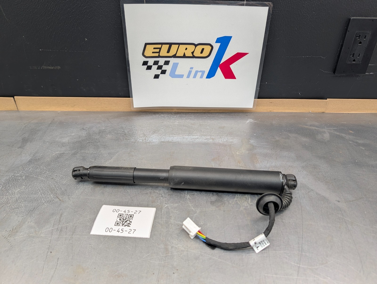 24-26 Tesla Model 3 M3 Highland Rear Right RH Power Trunk Shock Strut OEM