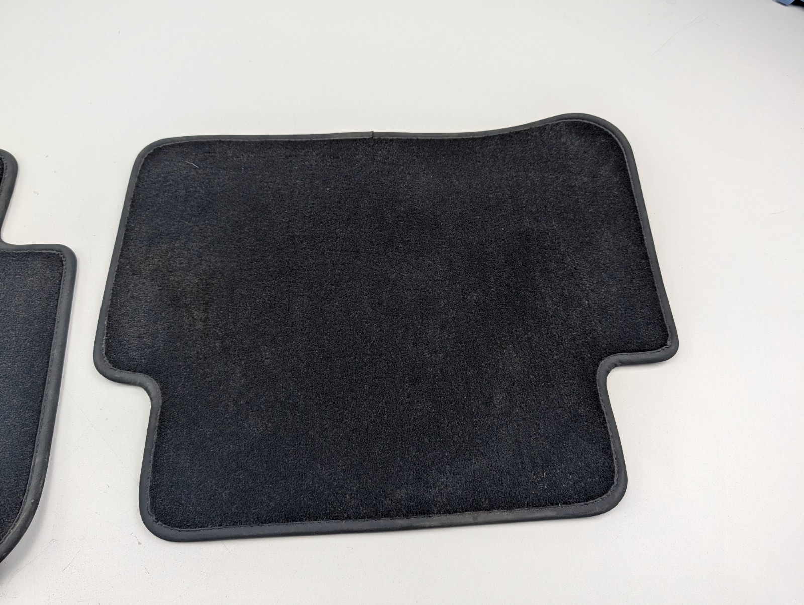 2010-2016 Mercedes-Benz W212 E350 Rear Carpet Floor Mats Black A2126840303 OEM