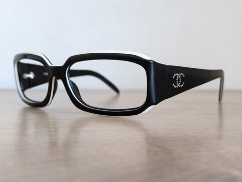 Vintage CHANEL 5064-B Black & White Coco Mark Sunglasses