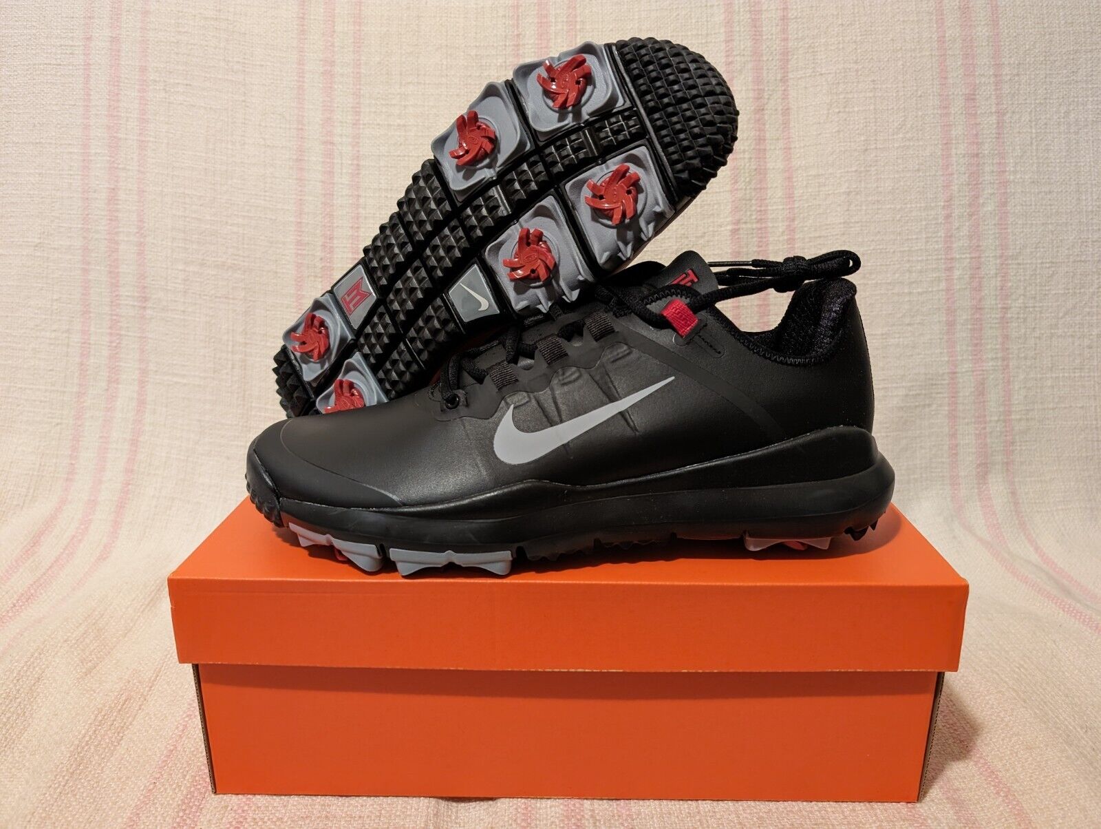 Nike Tiger Woods TW '13 Black Red Grey Stealth Golf Shoes Nike Tiger Woods TW '13 Black Red Grey Stealth Golf Shoes