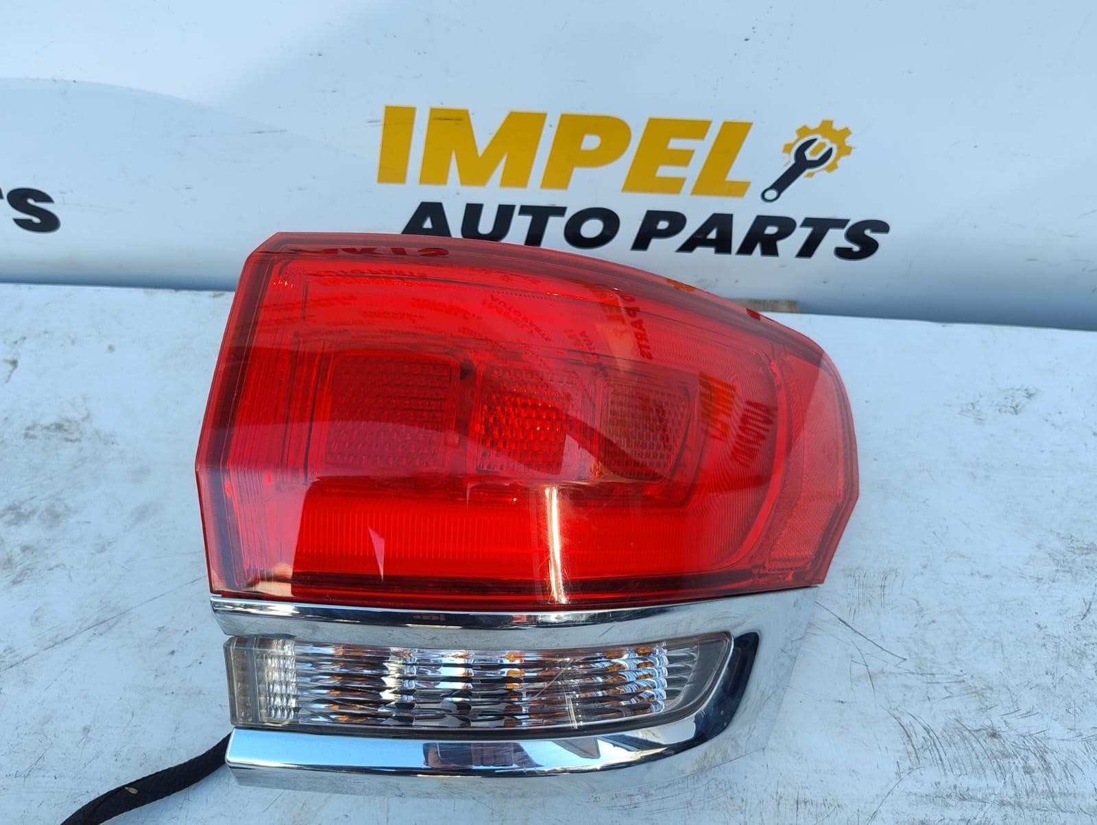 JEEP GRANDCHEROKEE WK 04/2013-02/2022 RIGHT TAILLIGHT WITH CHROME BEZEL 2014 Jeep Grand Cherokee