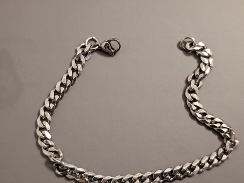 Men Gothic Double Skull Head Bracelet Stainless Steel Curb Cuban Link Chain 8.3