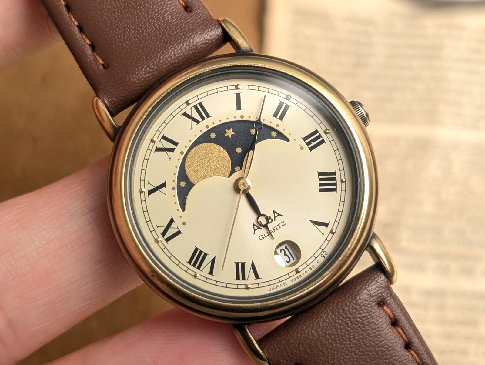 SEIKO ALBA アナログ時計　V338-6100 SEIKO Alba V338-6100 Moon Phase Date Roman 31mm Qz Men Watch