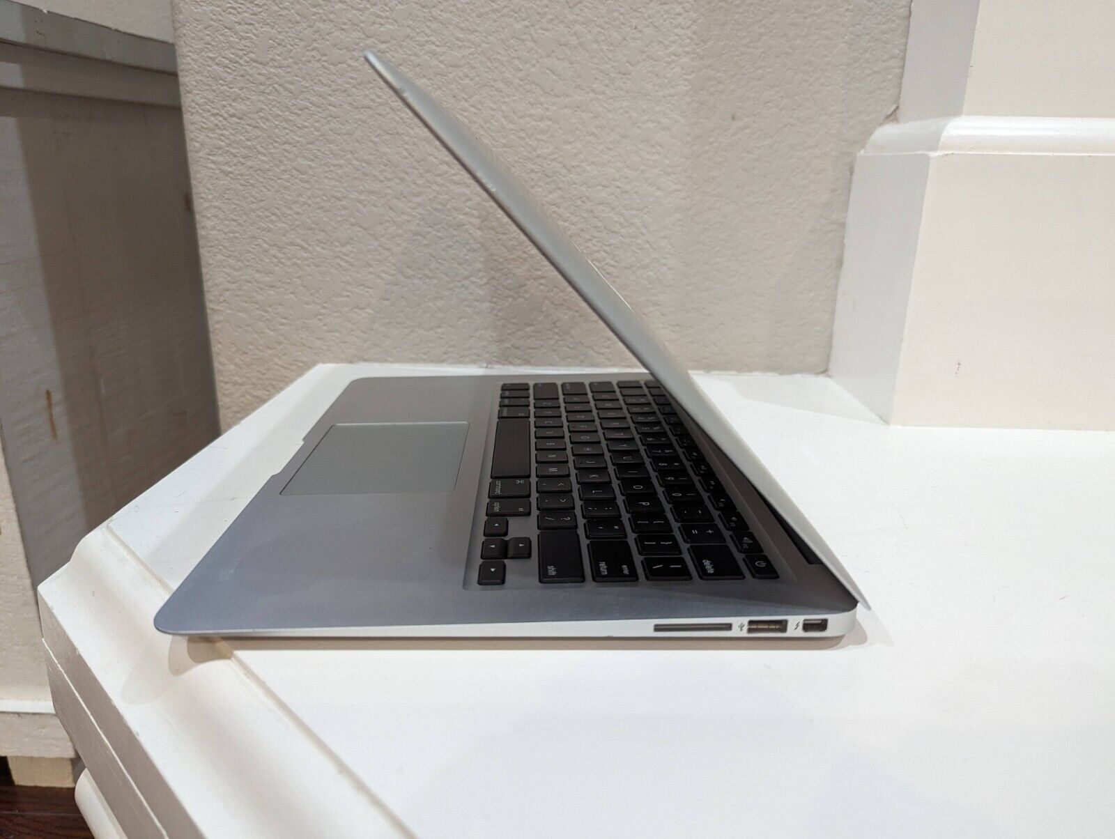 Apple MacBook Air 13.3 Apple MacBook Air 13.3