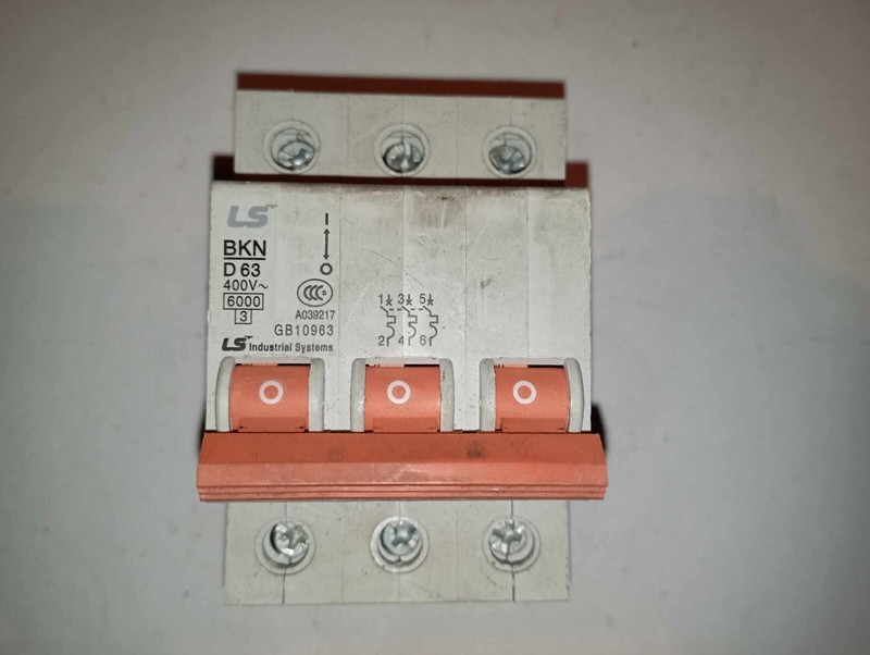 Disjoncteur Bkn D 63 6000 Gb10963 A039217 Ls 400v