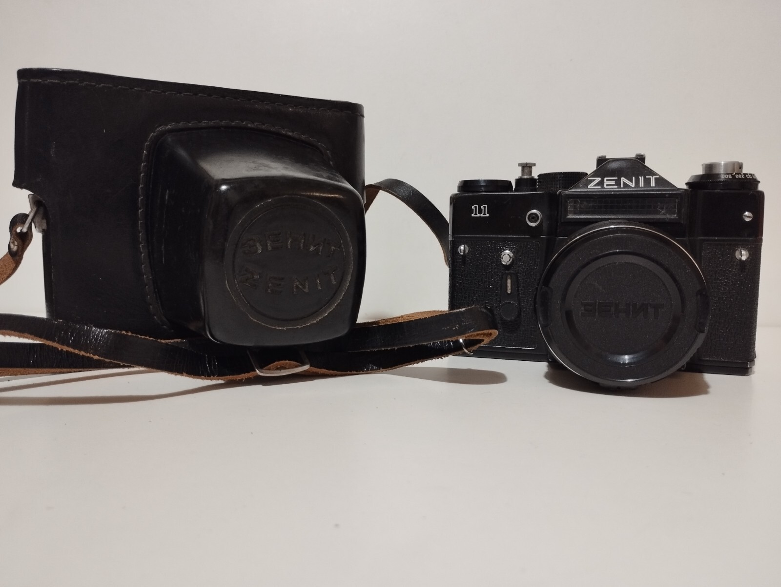 ZENIT 11・フィルムカメラ ＋ レンズhelios 58mm f2film ZENIT 11・フィルムカメラ ＋ レンズhelios 58mm f2film