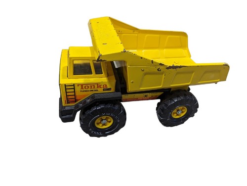 tonka トレーラー　1970〜1980年　ビンテージ Vintage 1970's Tonka Car Carrier Hauler w/ 2 Cars Pressed