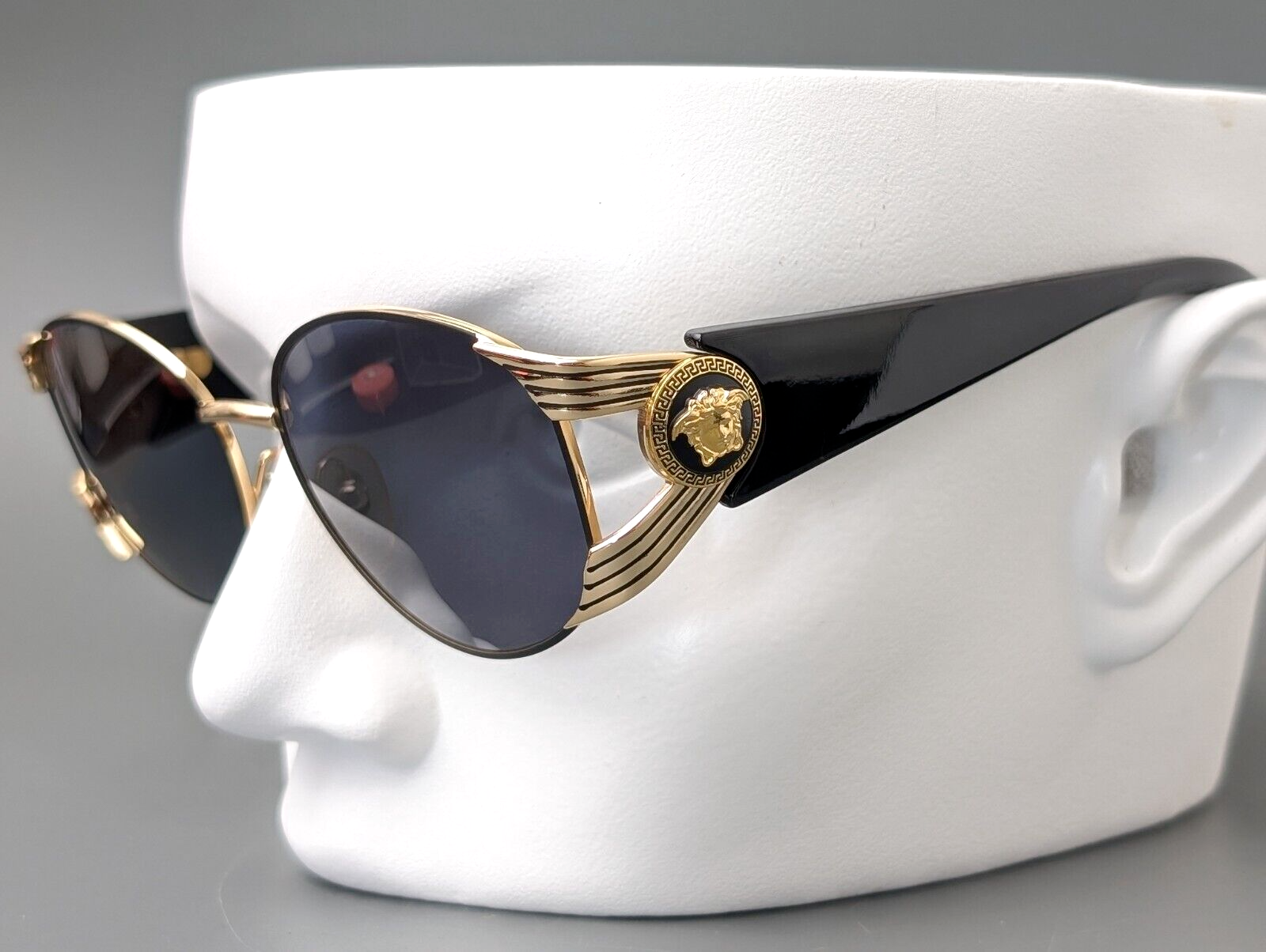 【美品】VERSACE メデューサ サングラス  S64 Black GOLD GIANNI VERSACE MOD S64 col 16L Sunglasses Gold Medusa