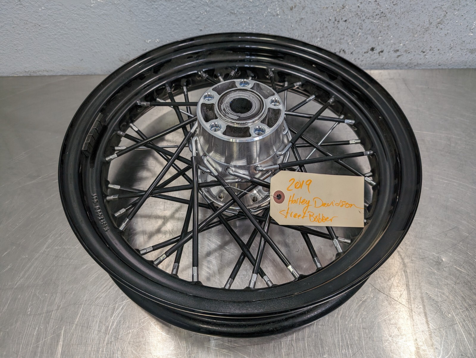 Harley-Davidson リアホイール　16X3.0 ハーレー ファットボーイ純正リアホイール後ろホイール 16x3.00