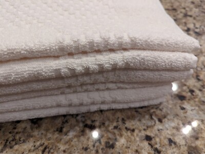 Choice Hotels Bath Mat 6 pack Floor Towels 20x30 White