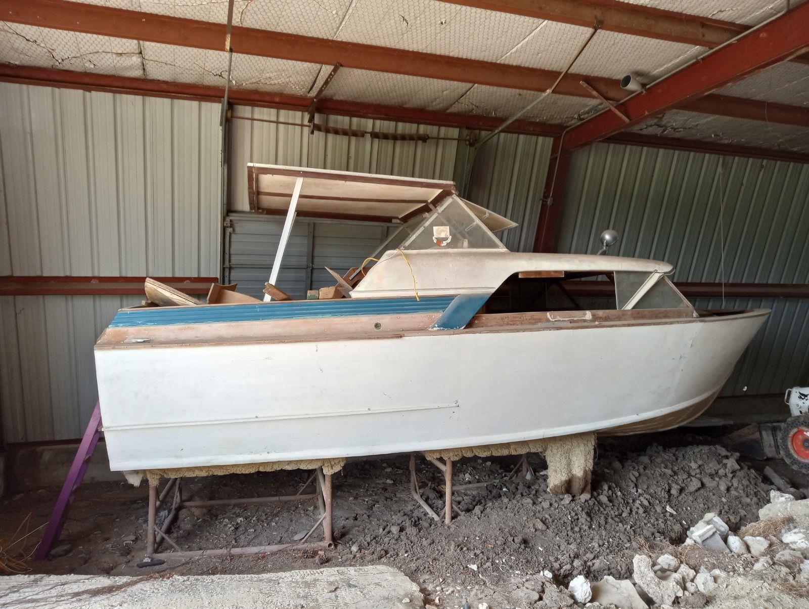 1963 Chris Craft 30' Boat Located In Mckinney, Tx No Trailer Used