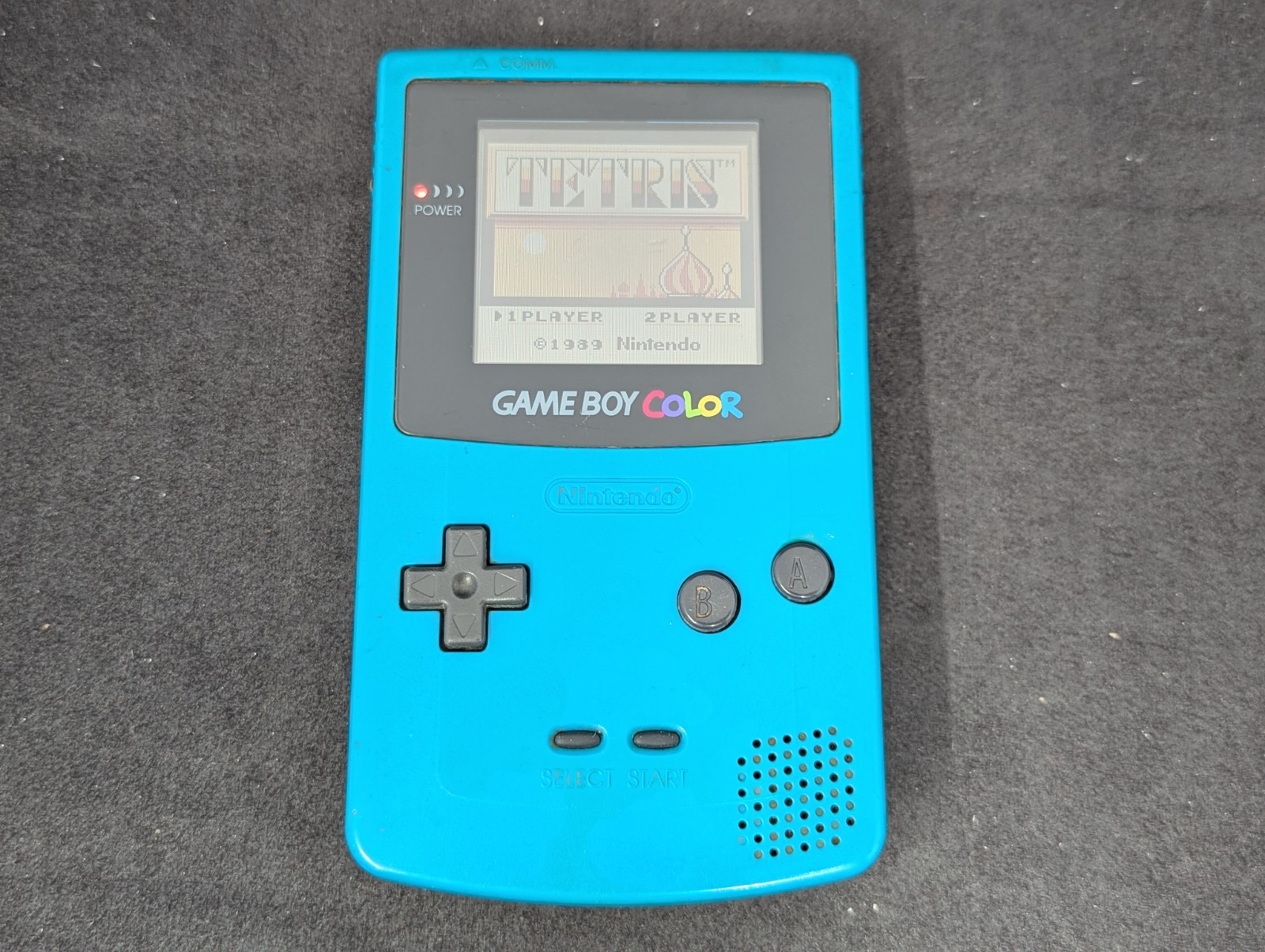 Nintendo ゲームボーイカラー GBC ゲームボーイカラー 透明紫色版 GAMEBOY COLOR の展示中