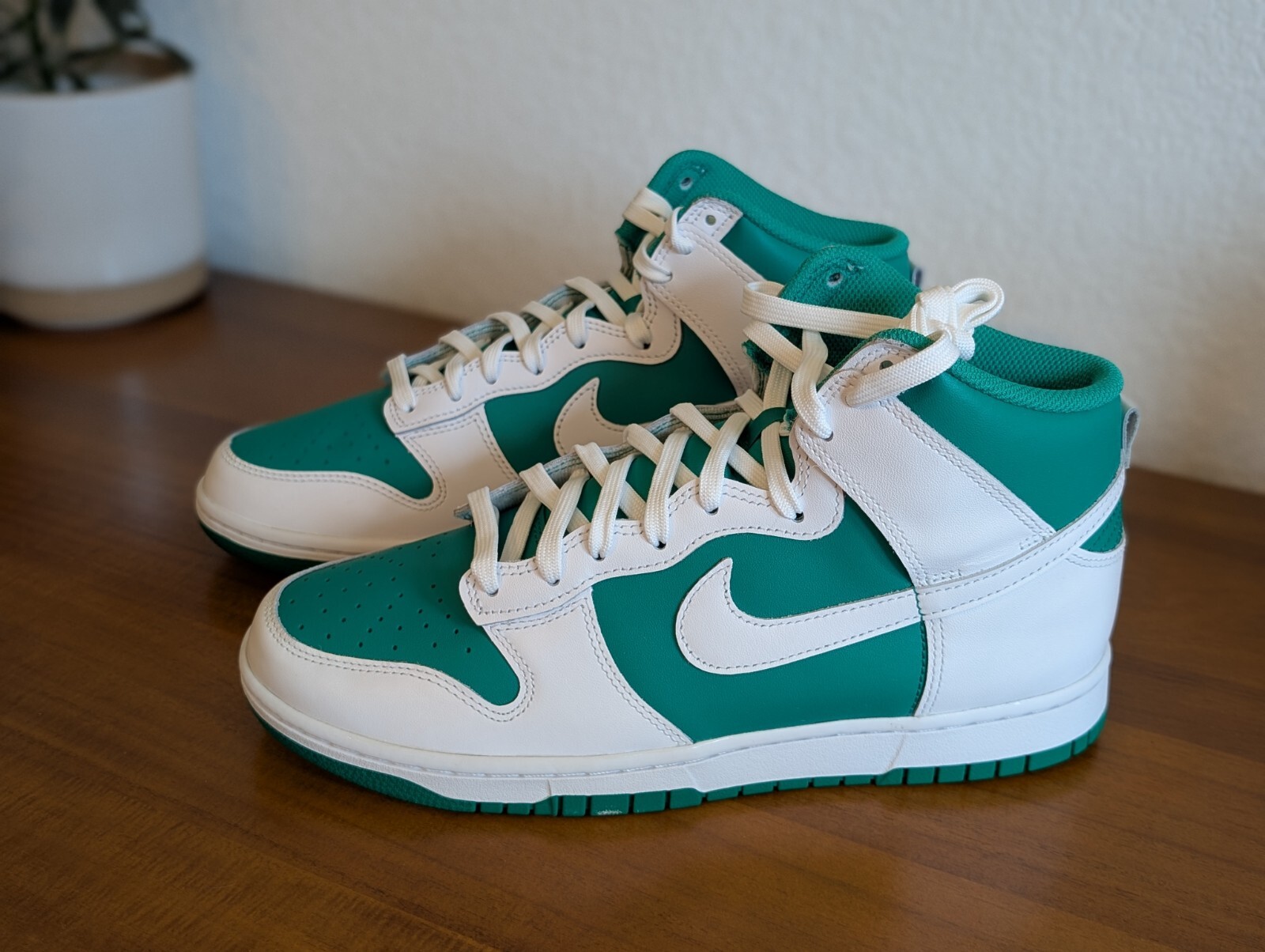 Nike Dunk High ホワイト/グリーン　　ジュニア　23.5センチ Nike Kids' Dunk High Phantom Stadium Green (PS) – Puffer Reds