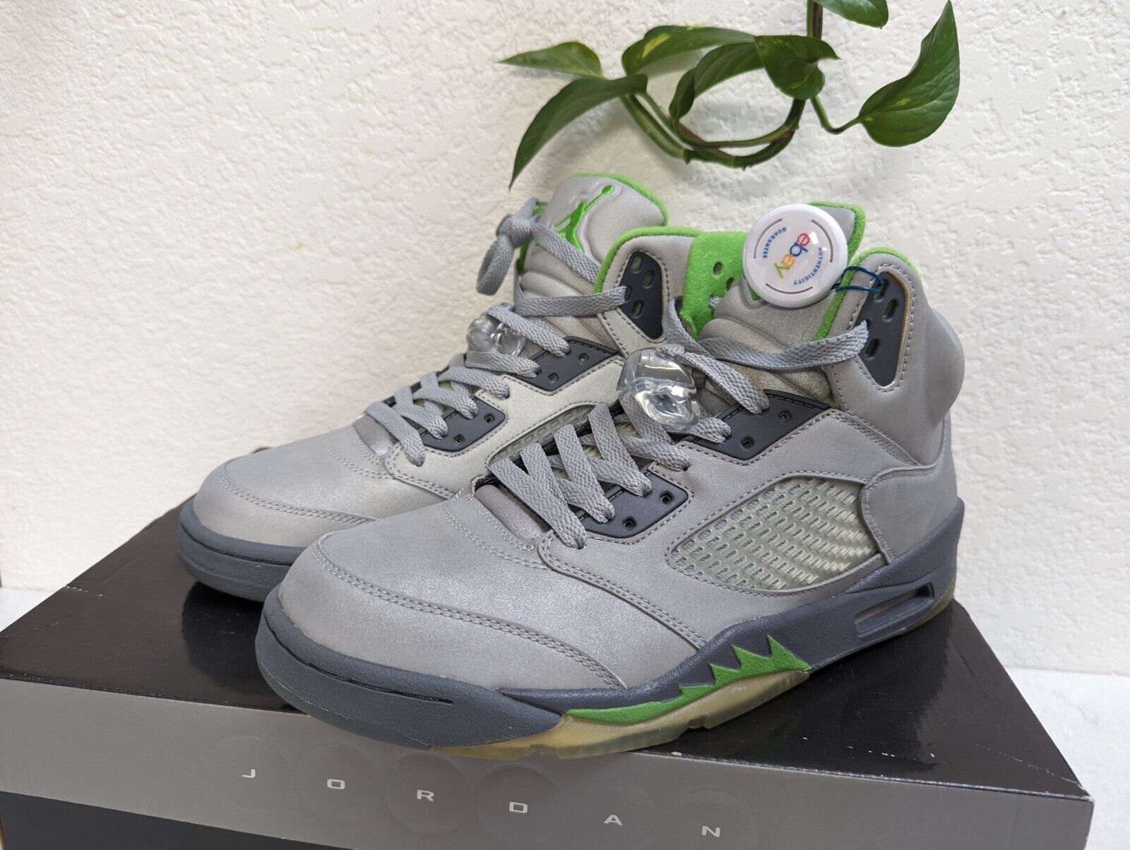 AIR JORDAN 5 RETRO SILVER / GREEN BEAN 136027-031 SIZE 10 AIR JORDAN 5 RETRO SILVER / GREEN BEAN 136027-031 SIZE 10