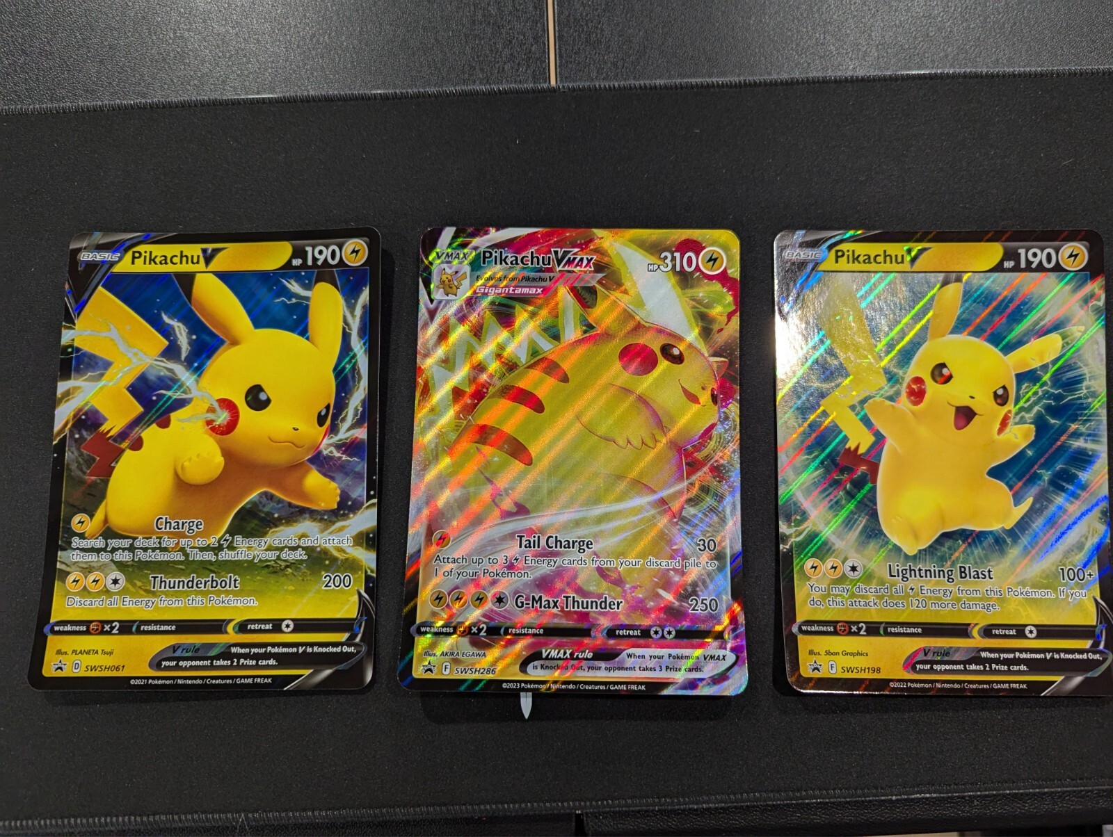 pikach1uwu　Mサイズ Pokemon Pikachu V (SWSH061, SWSH198) Pikachu VMAX (SWSH286