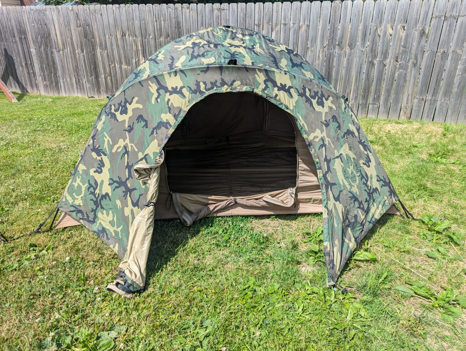 GC - USMC 2-Man Military Combat Shelter Woodland 4 Season GC - USMC 2-Man Military Combat Shelter Woodland 4 Season