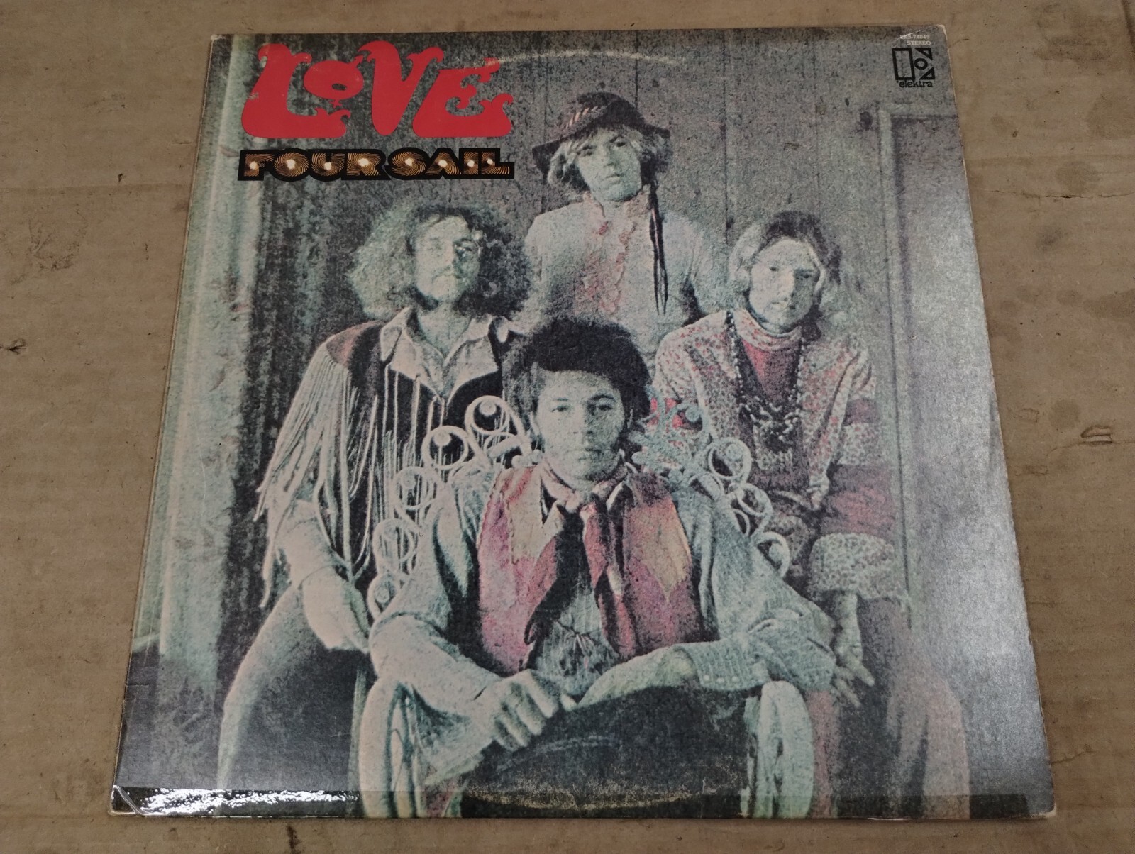 Love – Four Sail (12