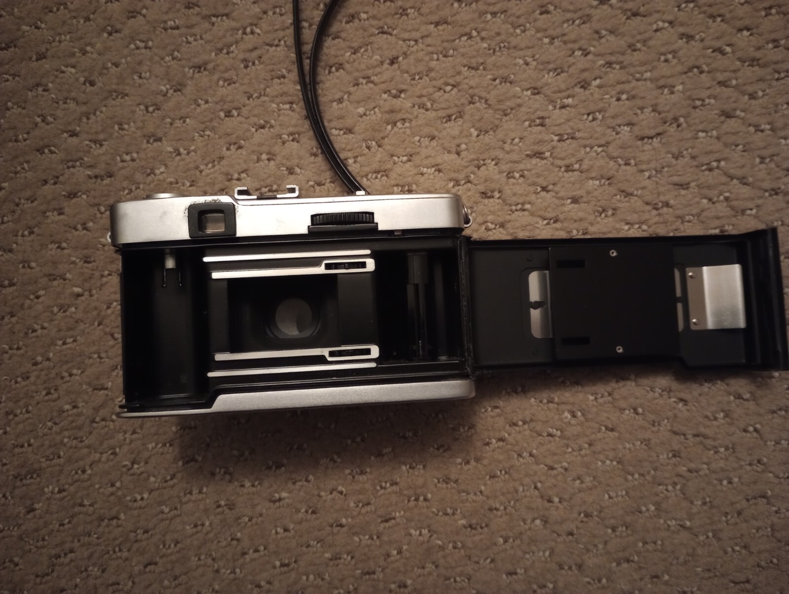 Olympus Trip 35 35mm Point & Shoot Film Camera made in Japan
