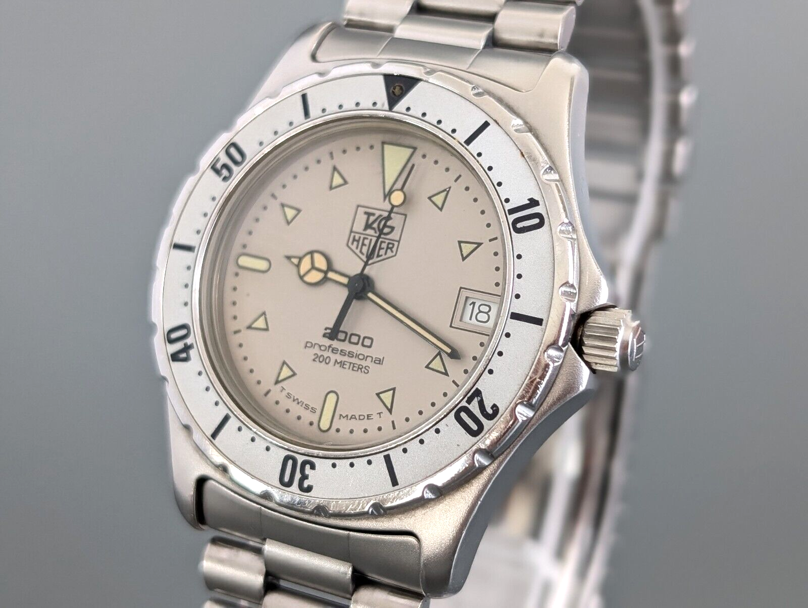 タグホイヤー 2000 プロフェッショナル 972.006 グレーダイアル