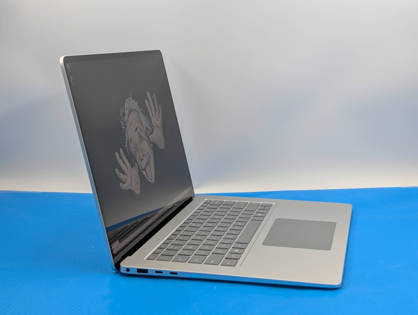 Microsoft Surface Laptop 7th Edition 15" TOUCH Snapdragon X 16GB 256GB 100%BATT - Thumbnail 2