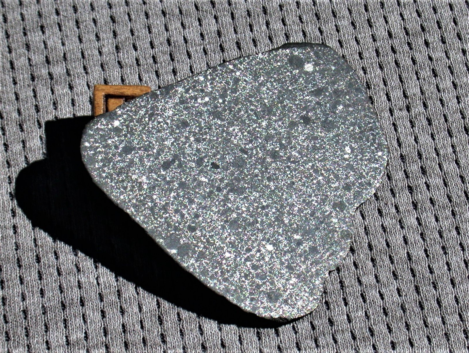 Fresh EL3 Enstatite Chondrite w/METALS!- NWA 15359 (12.4 g Fresh EL3 Enstatite Chondrite w/METALS!- NWA 15359 (12.4 g