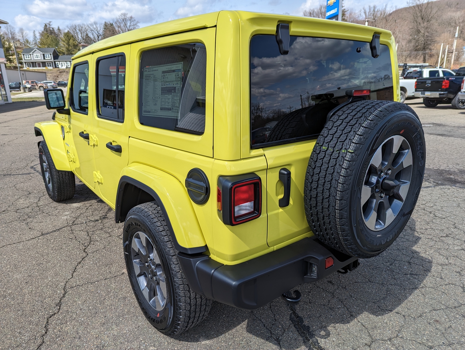 2023 Jeep Wrangler Sahara Sky Powertop High Velocity Clear