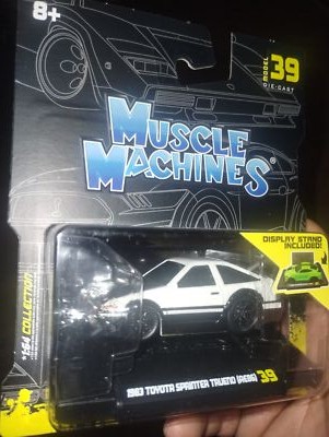 Muscle Machines 1983 Toyota Sprinter Trueno AE86 with Carbon