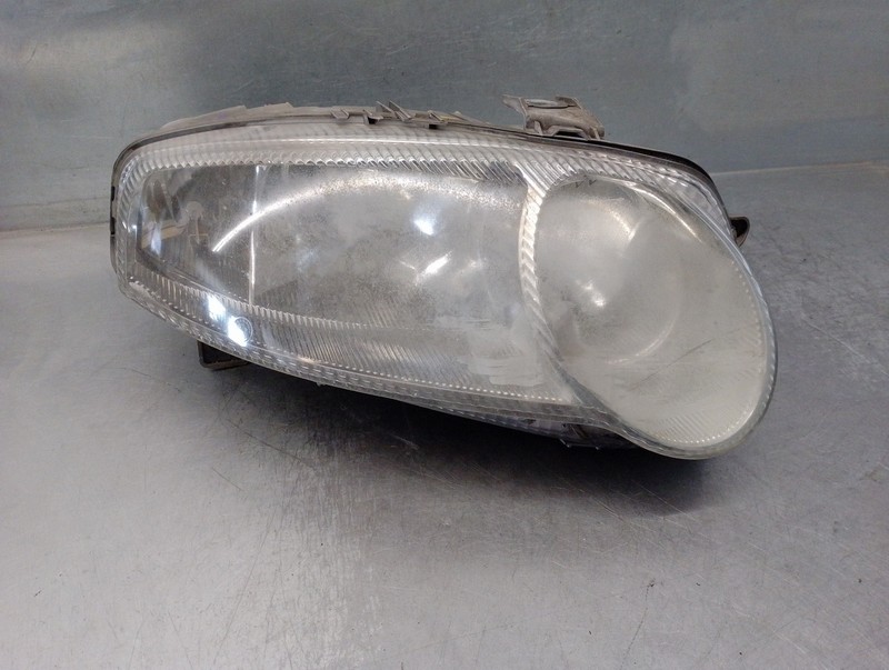 465565650 Feu Droit Pour Alfa Romeo 147 190 1.6 16v Cat 4520630        4520630