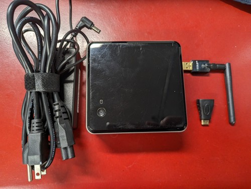 Intel D34010WYKH NUC MINI PC 120GB SSD 8GB RAM INTEL i3 1.7 GHZ