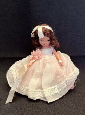 Nancy Ann Bisque  He Loves Me He Loves Me Not  5.5  Girl Doll In Pink Dress #121