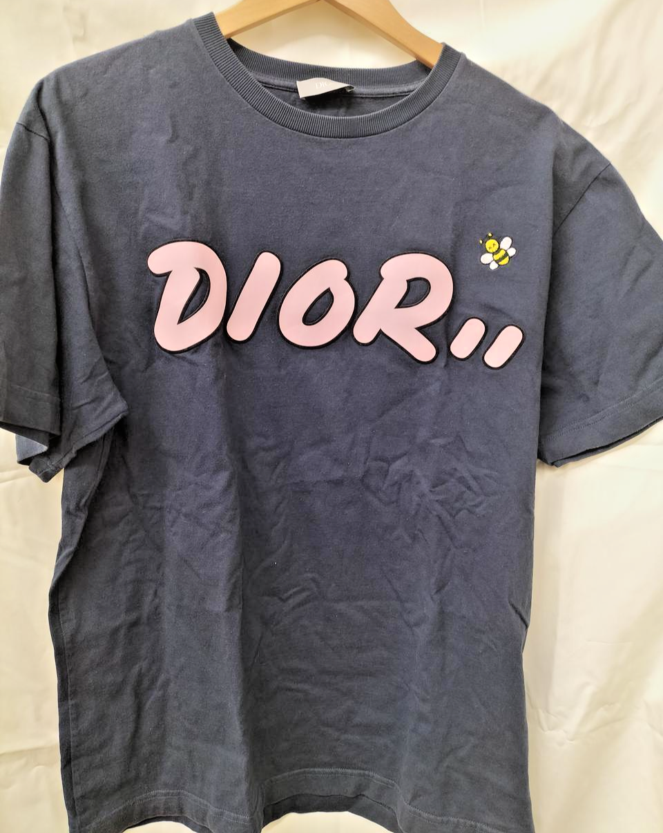Dior x KAWS 19ss Embroidered Bee Logo T-Shirt Navy Size M Dior x KAWS 19ss Embroidered Bee Logo T-Shirt Navy Size M