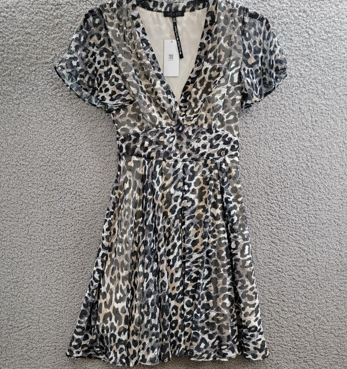 GUESS Felicia Flutter-Sleeve Flare Dress Women's XS Black Combo Printed V-Neck - Picture 2 of 15