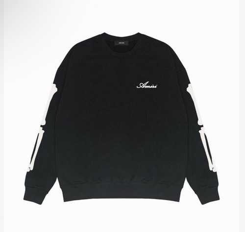 唯一無二の個性を纏う【AMIRI】22 Crewneck AMIRI ARTS DISTRICT CREW - Grey | AMIRI
