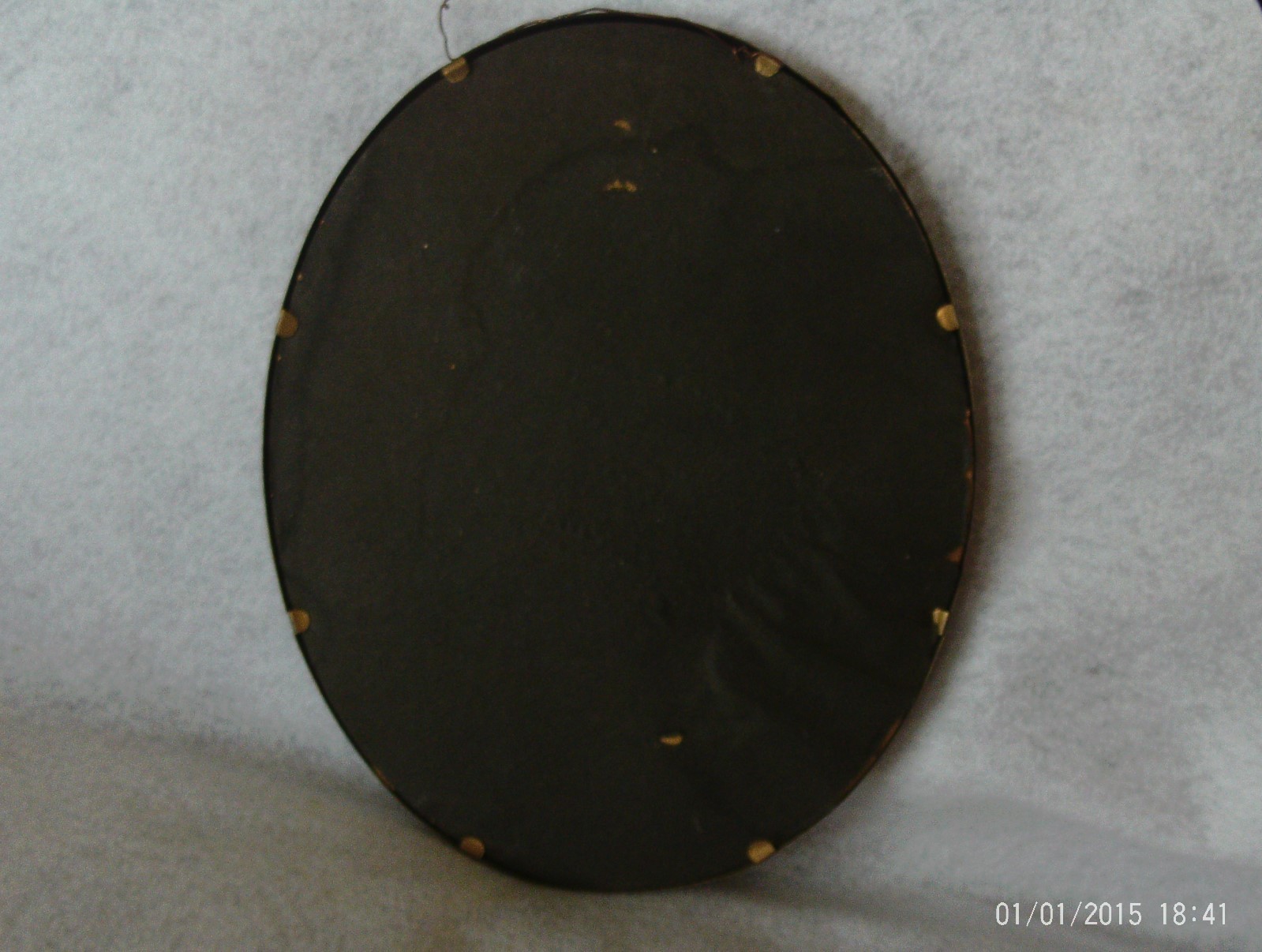 Oval frame measures 10