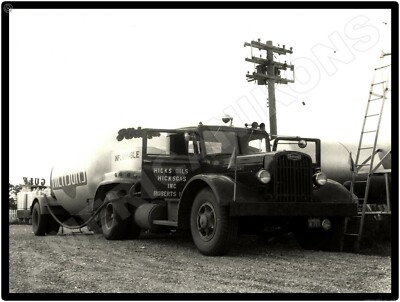 Autocar Trucks New Metal Sign: Roberts Illinois Hicks Gas Inc. Tanker/Hauler Trk