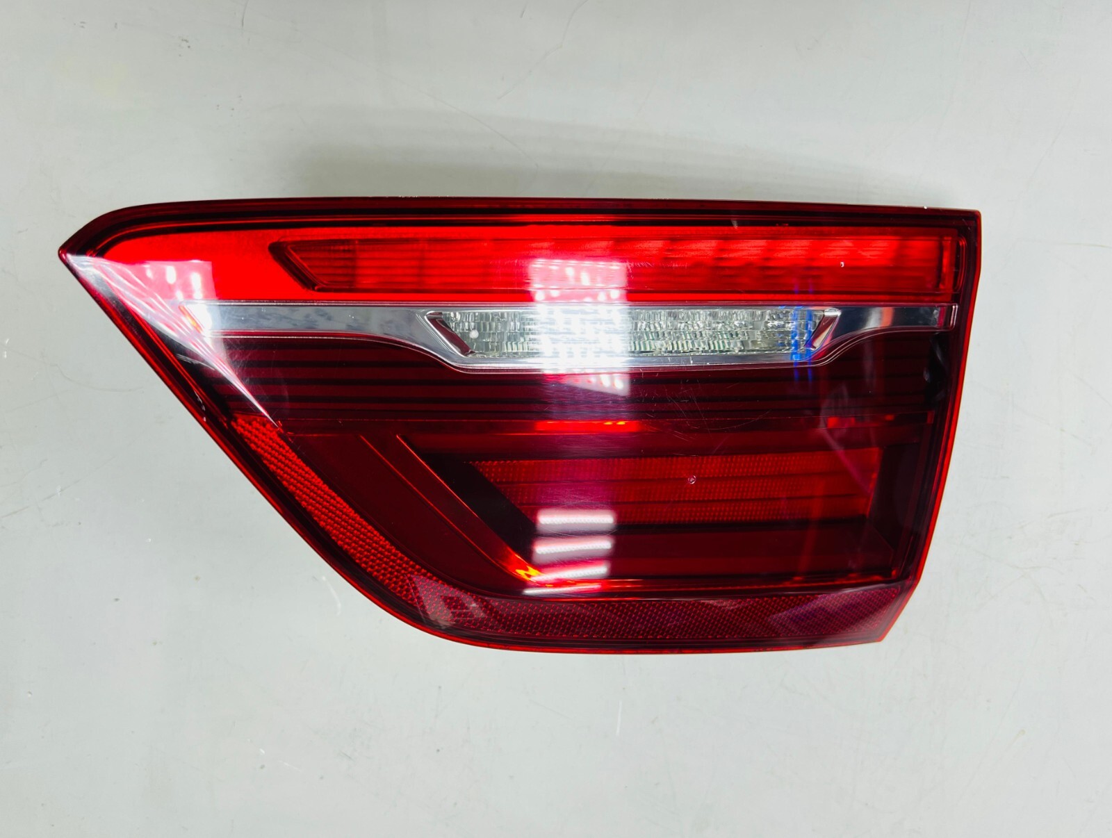 ✴︎✴︎✴︎Ｔ＆Ｙ✴︎✴︎✴︎ BMW X6 F16 REAR RIGHT DRIVER SIDE INNER TAIL LIGHT OEM