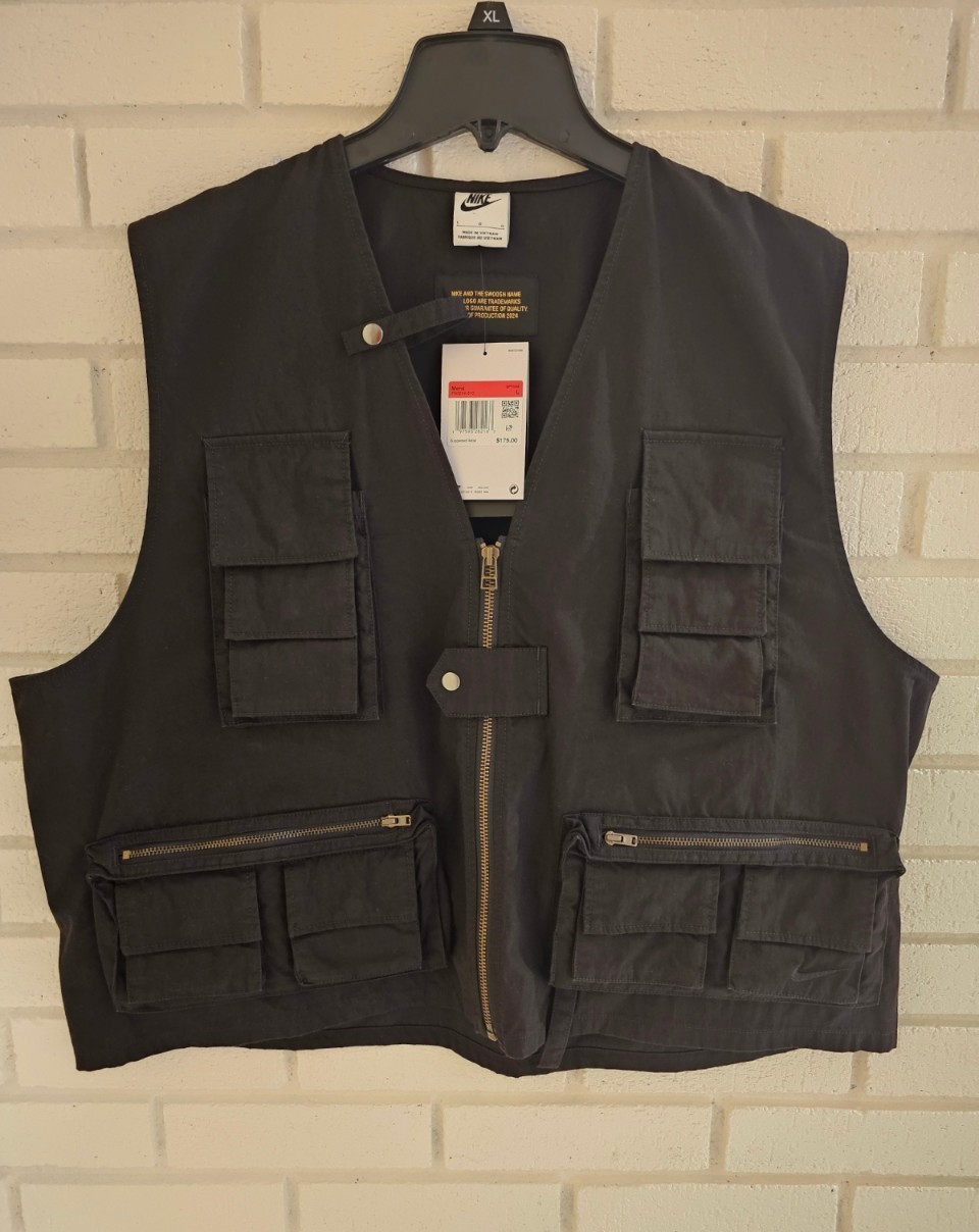 $175 Nike Life Men's Black Utility/Fishing Vest Size L