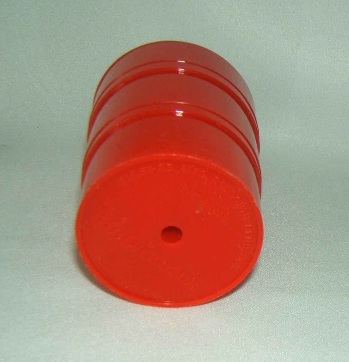 Vintage Kelvinator Salt, Pepper, Seasoning Shaker ~3 compartment Red Plastic USA
