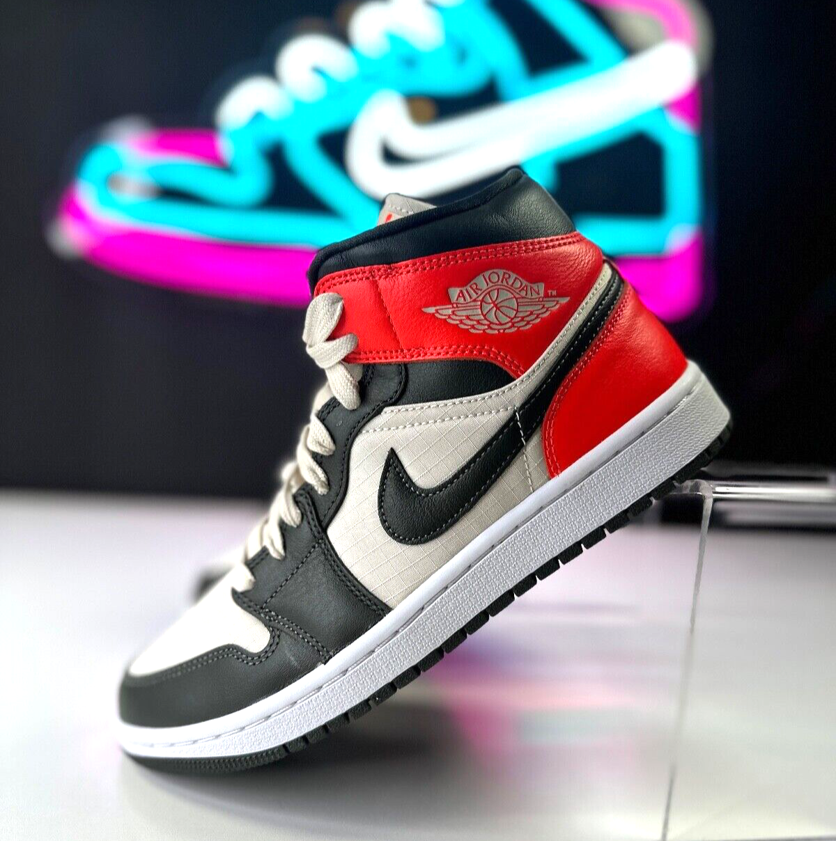 WMNS Nike Air Jordan 1 Mid SE Womens Size 8.5 'Orewood/Newsprint