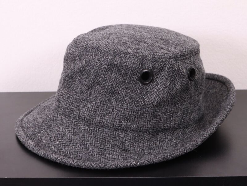 -gray -size 7 1/8 (57 Cm)