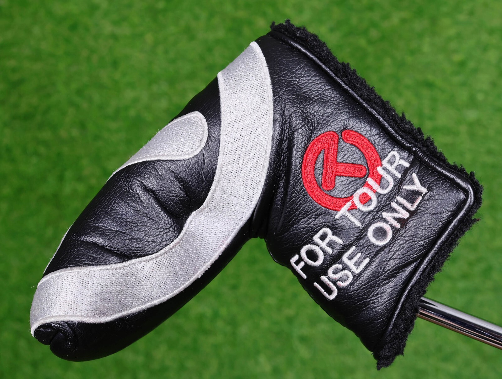 Scotty Cameron FOR TOUR USE ONLY Black & Silver Industrial