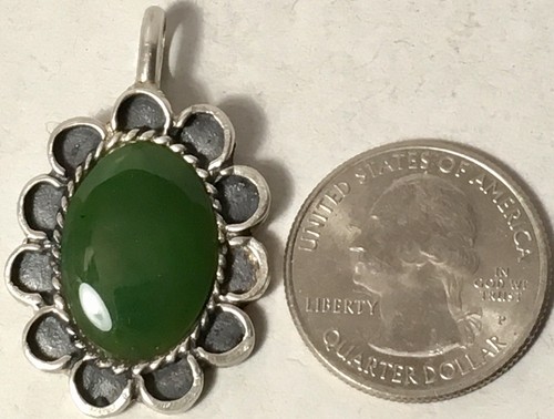 ANTIQUE SOUTHWEST LARGE IMPERIAL GREEN JADE JADEITE STERLING SILVER PENDANT 7.6g