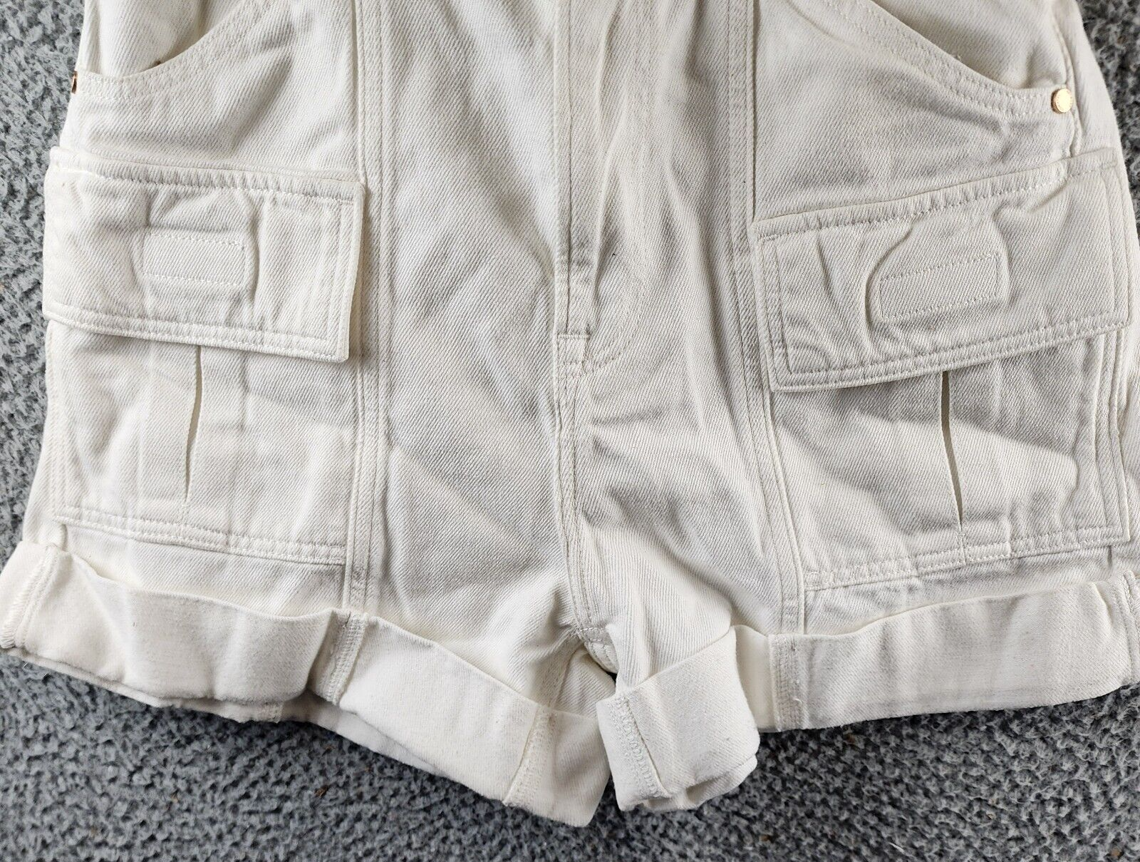 Essentiel Antwerp Delay Denim Cargo Shorts Women's 24 Off White Button Closure~ - Picture 3 of 14